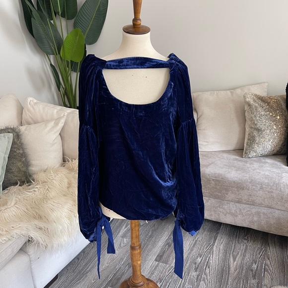 Free people crushed velvet open back top - Picture 3 of 5